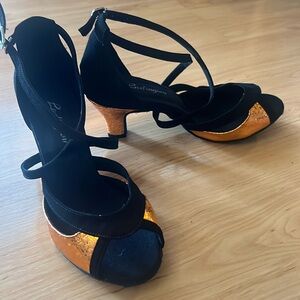 Women's Latin Shoes Salsa Shoes Ballroom Dance Tango Shoes Size 8 -Brand New